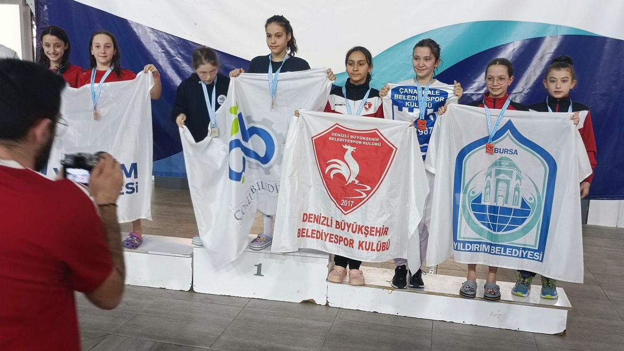 Büyükşehir yüzme takımı Kış Şampiyonası’ndan derecelerle döndü