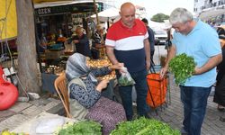Başkan Şevik, pazar esnafını ziyaret etti