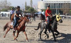 Honaz'da rahvan atlar, Cumhuriyet'in 101. yıl dönümü için koştu