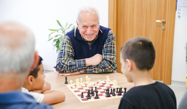 Büyüklere satranç, akıl ve zeka oyunları kursu