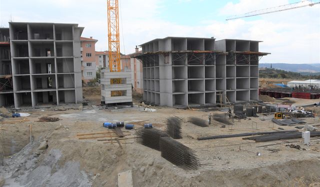 Buldan’da TOKİ konutları hızla yükseliyor!