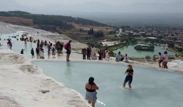 Turizm geliri geçen yılın aynı çeyreğine göre yüzde 11,8 arttı