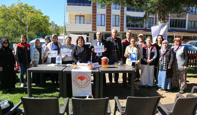 Çameli’nde kadınlara doğal yollarla ‘alıç sirkesi’ yapımı eğitimi