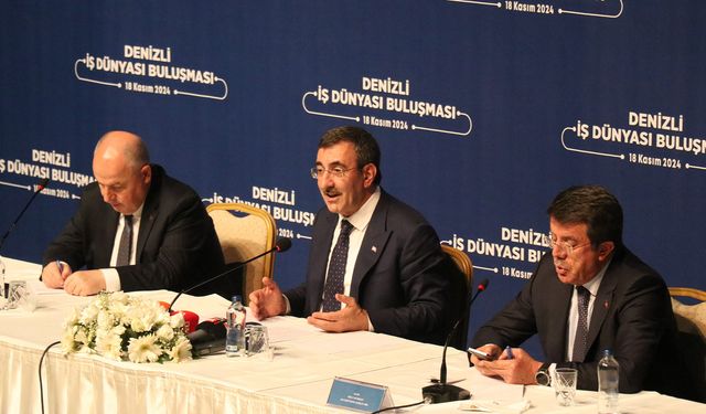 Cumhurbaşkanı Yardımcısı Cevdet Yılmaz, Denizli'de iş dünyası temsilcileri ile buluştu