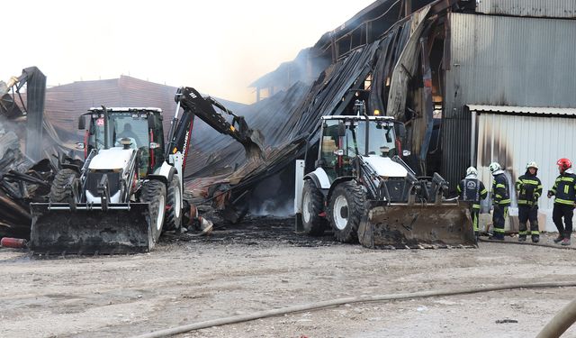 Denizli'de metal fabrikasındaki yangın kontrol altına alındı