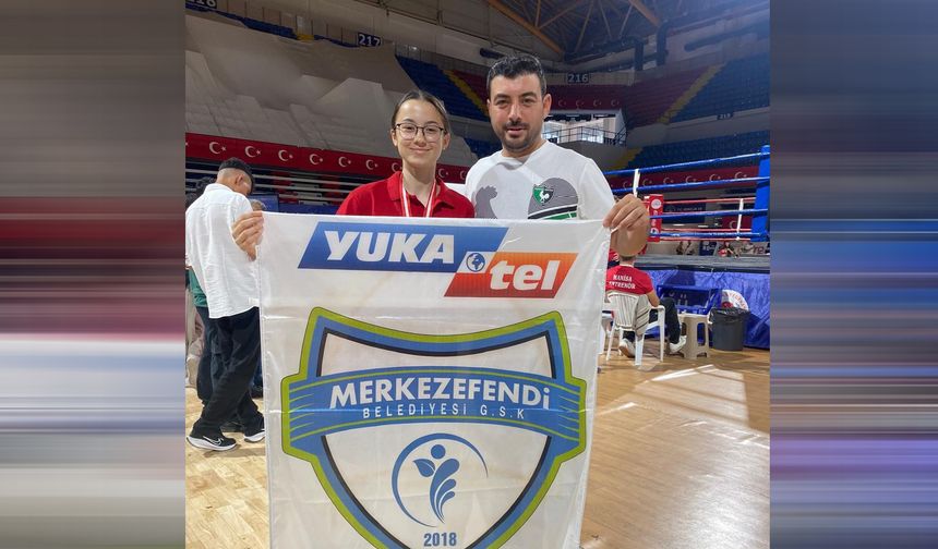 Merkezefendi'nin genç boksörü Türkiye üçüncüsü oldu