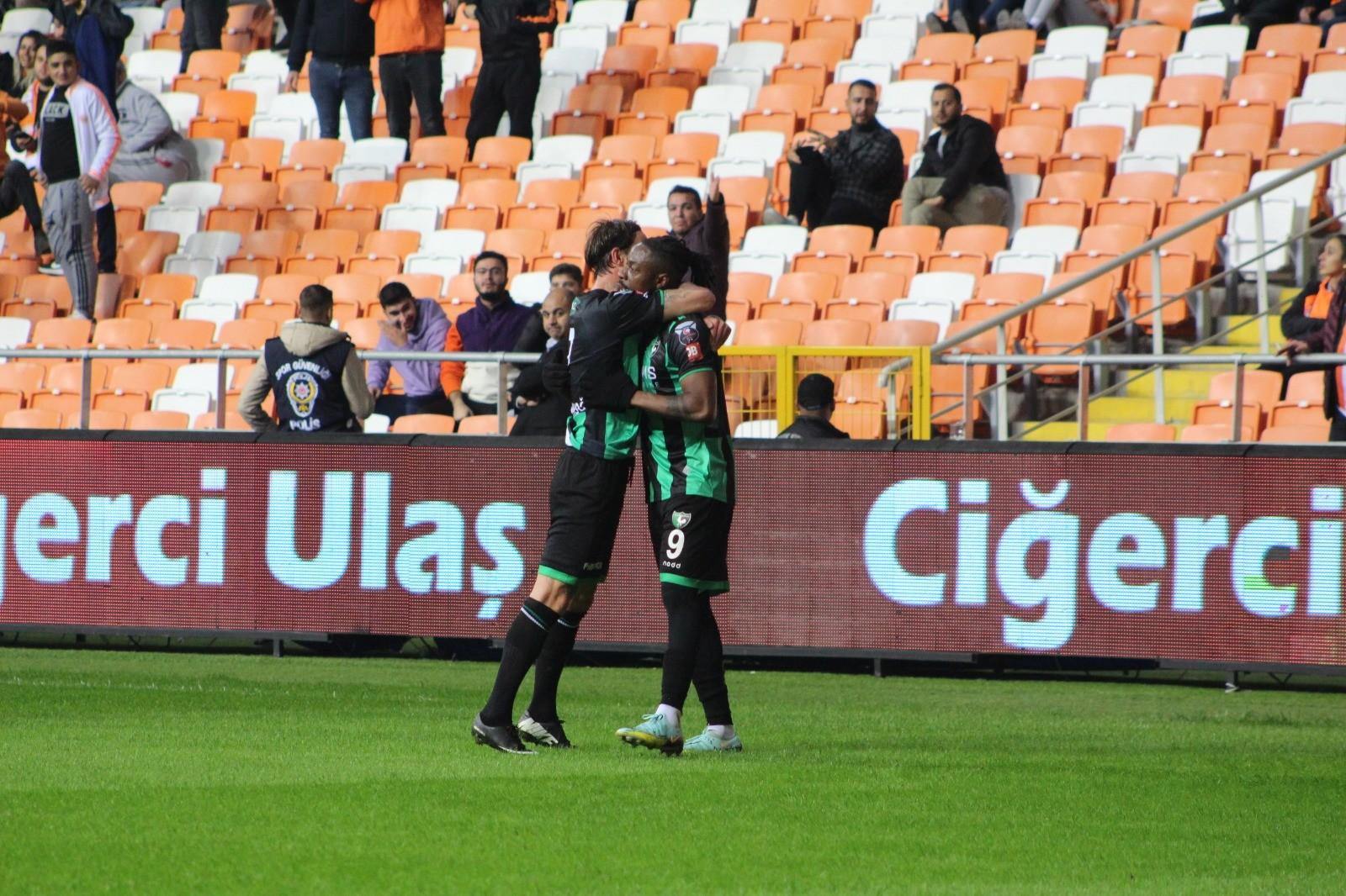 Denizlispor deplasmanda 3 golle kazandı 